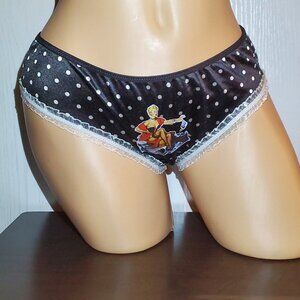 Victoria's Secret Panties. New with Tags Size Large.